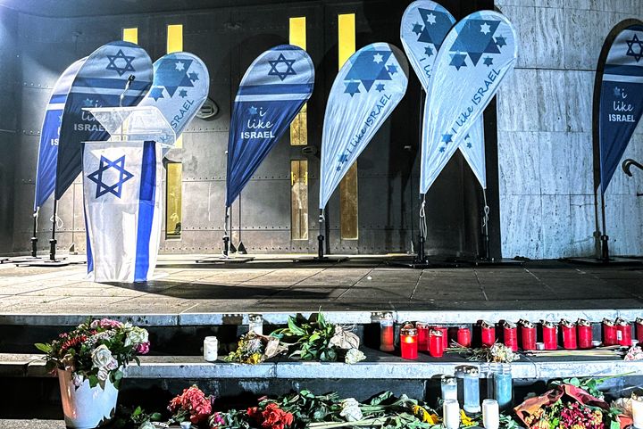 Friedensgebet vor Düsseldorfer Synagoge / Foto: Viktoria Dürksen