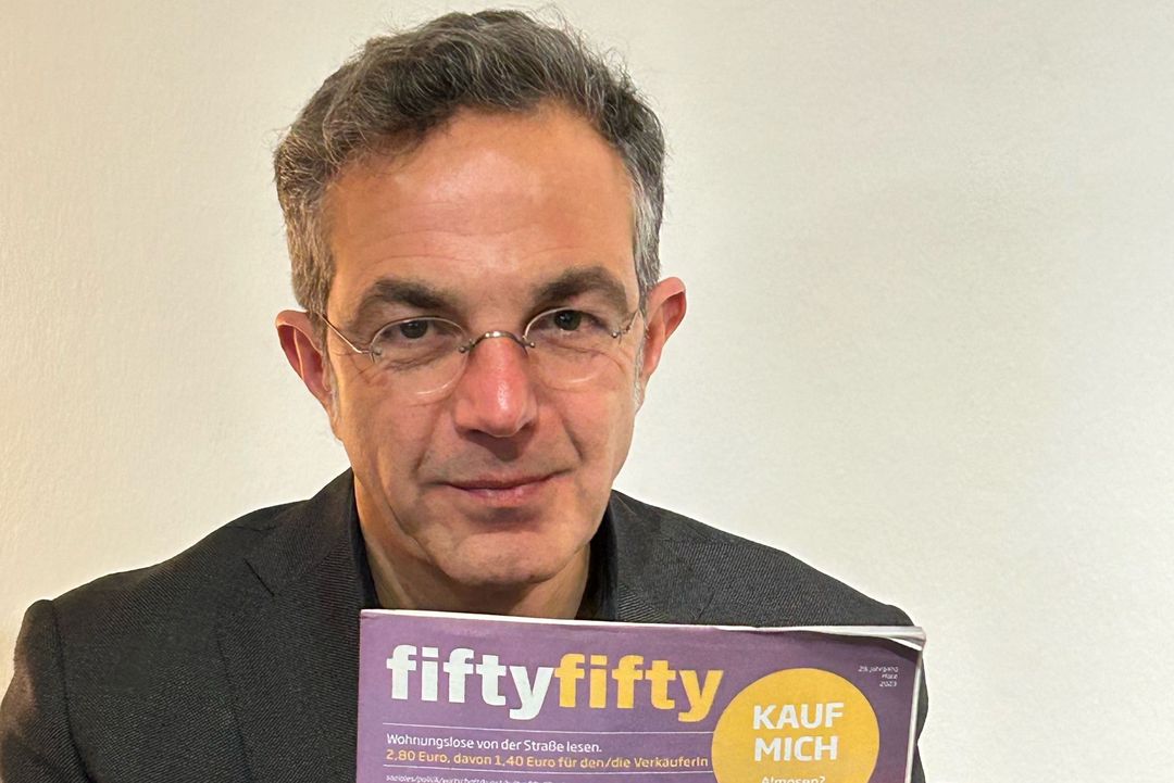 Neue fiftyfifty mit Navid Kermani im Interview / Foto © Katharina Mayer 