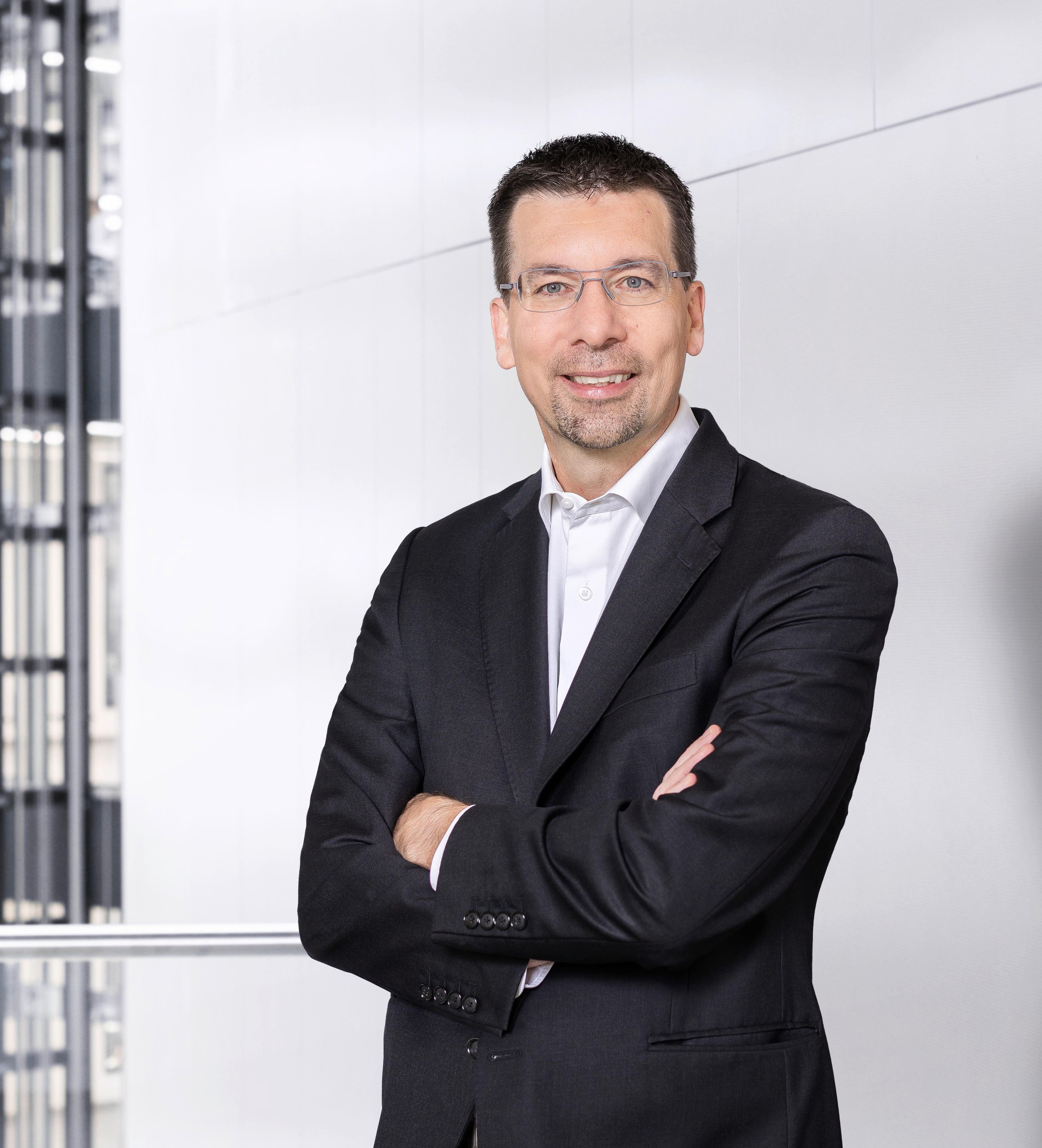 Mark Dorn, Vorstand bei Henkel für den Unternehmensbereich Adhesive Technologies / Foto: Henkel