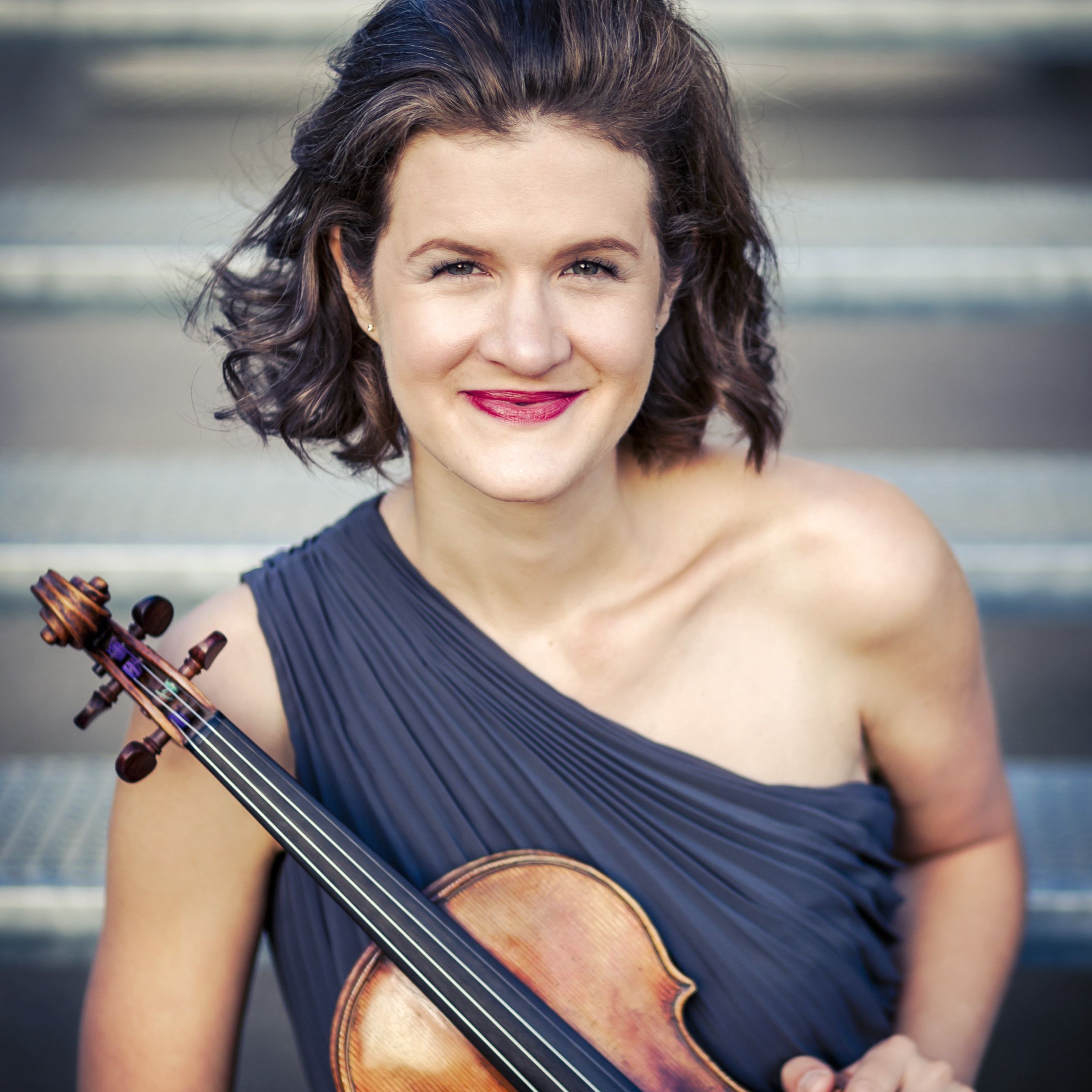 Elsa Grether kommt aus Paris und spielt am 29. September beim Eröffnungskonzert auf der Violine / Foto: IDO-Festival Düsseldorf