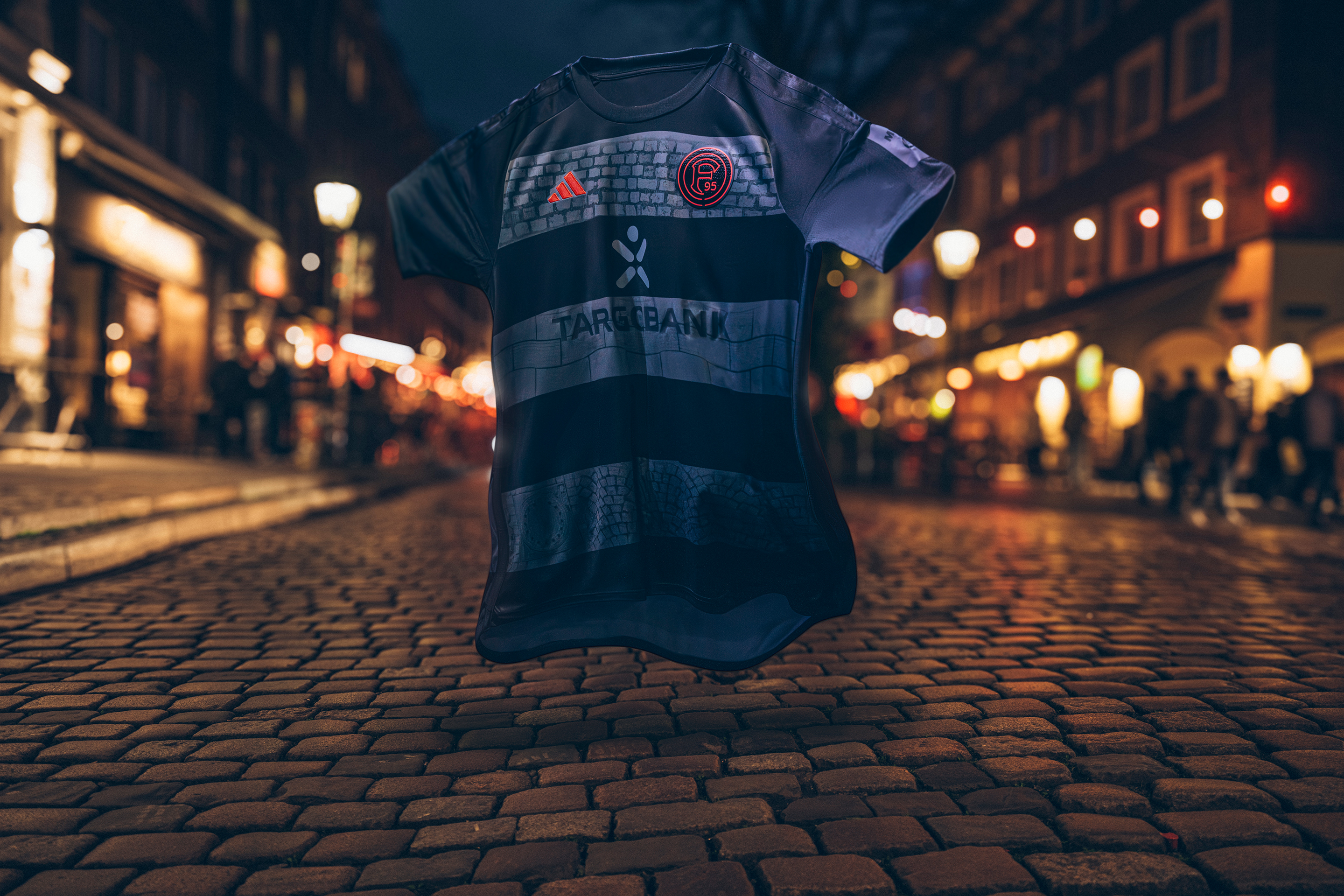   Aus Liebe zur Altstadt präsentiert die Fortuna gemeinsam mit ihrem Partner 11teamsports das Sondertrikot "Altstadt" © F95