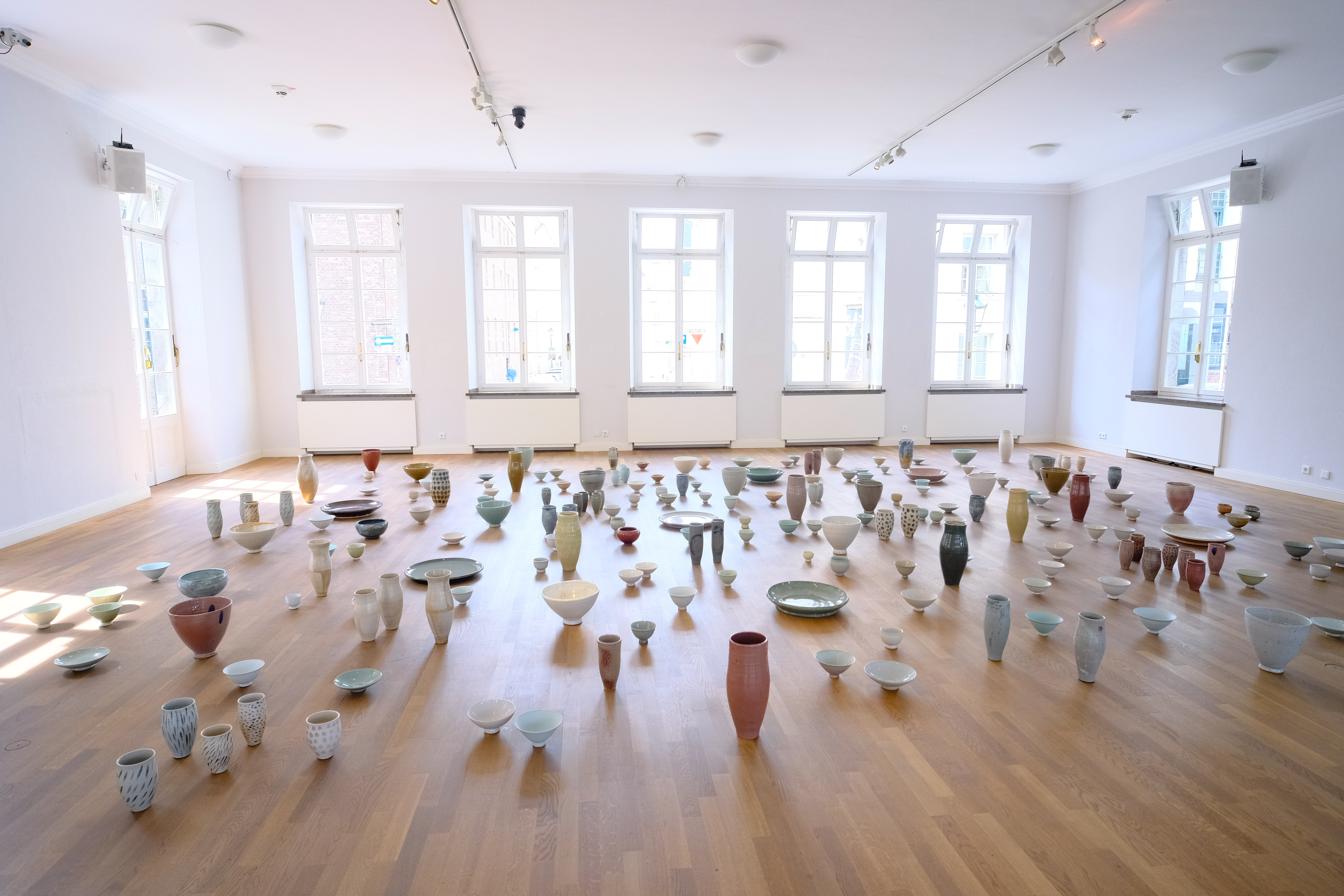Die Sonderschau im Hetjens vermittelt einen Einblick in das umfangreiche Werk von Young-Jae Lee © Landeshauptstadt Düsseldorf/Michael Gstettenbauer 