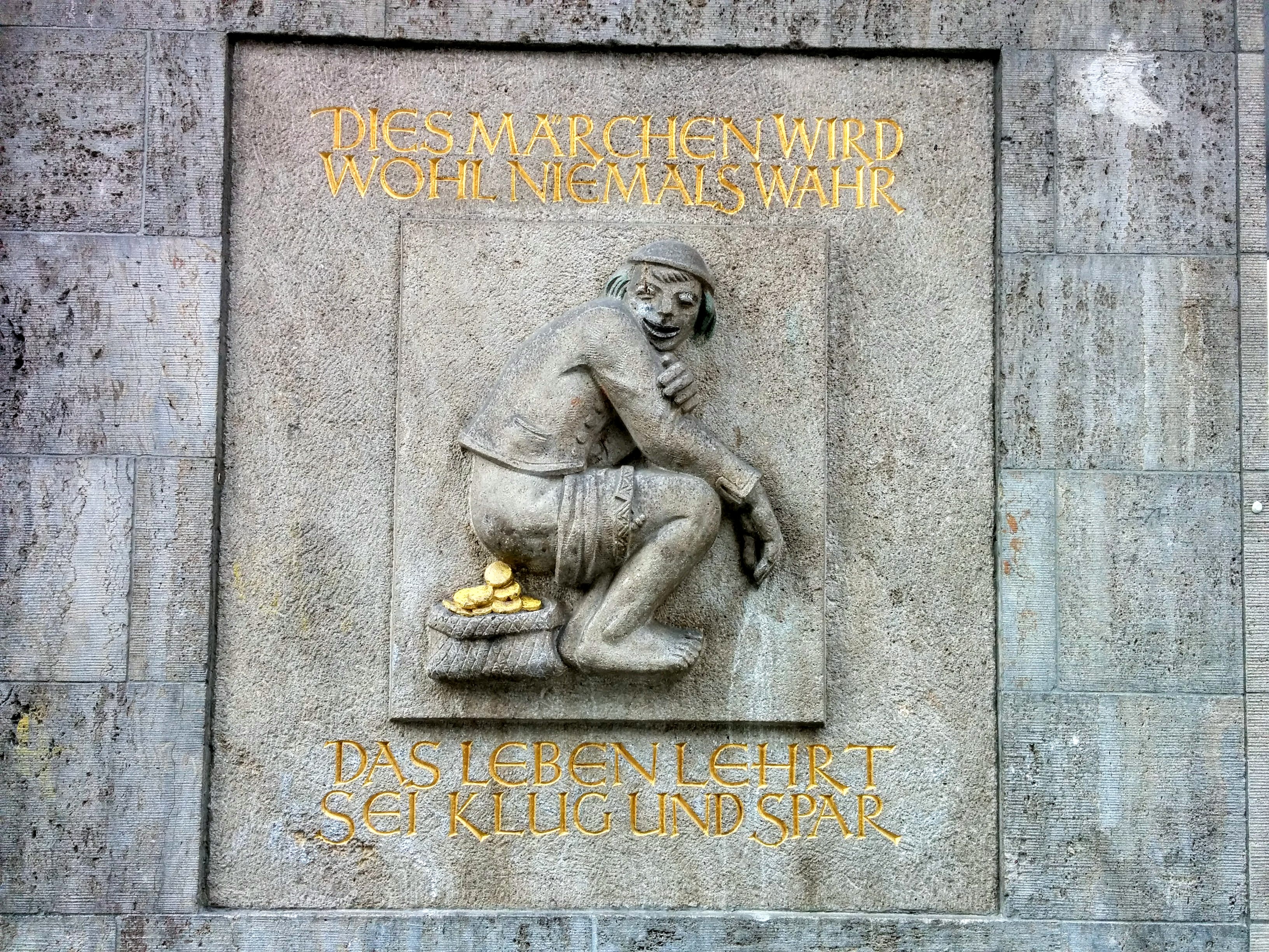 Am Eingang der Schneider-Wibbel-Gasse/Ecke Bolker Straße gibt es den Dukatenscheißer / Foto: Alexandra Scolz-Marcovich