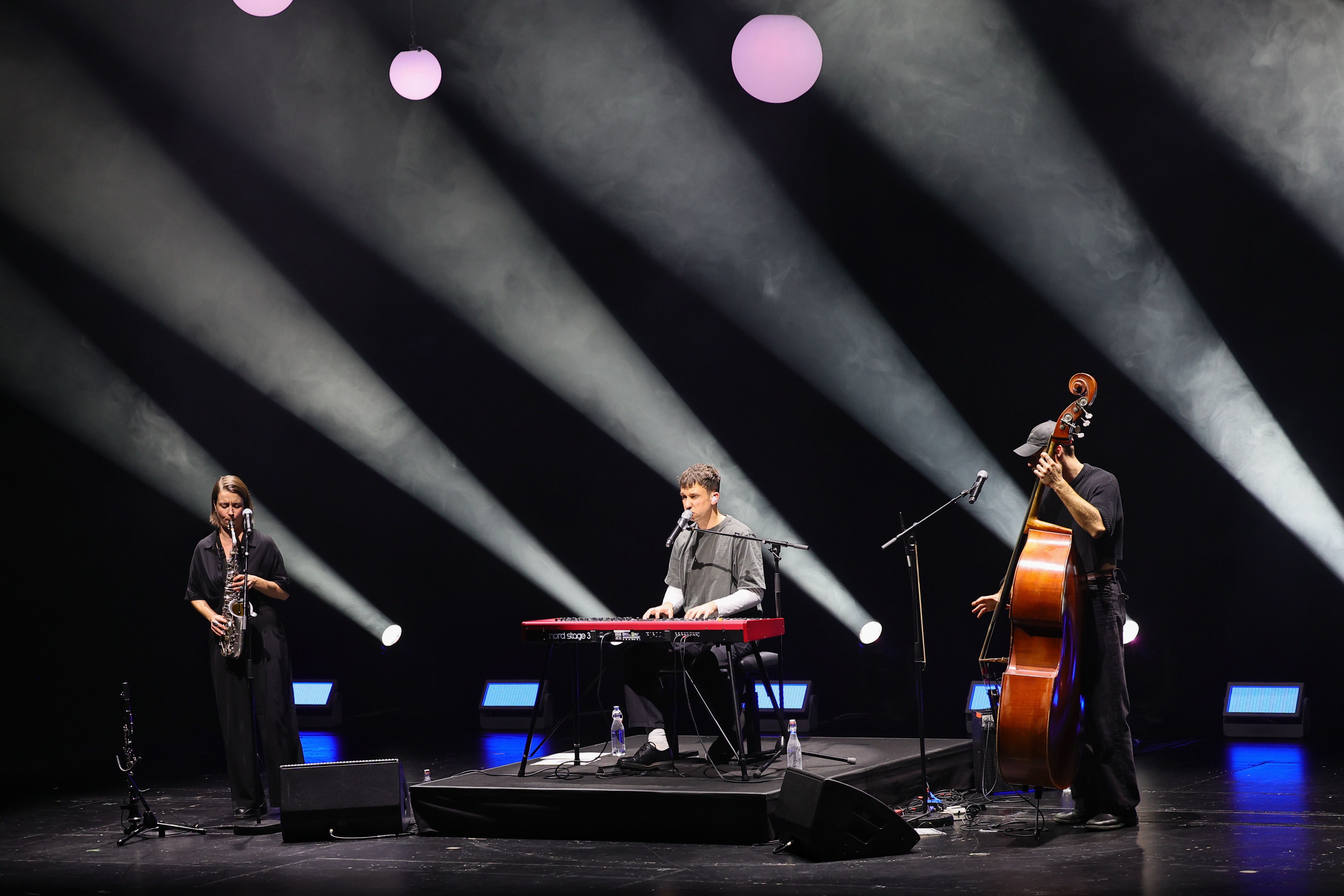 Betterov - New Fall Festival 2025, Düsseldorfer Schauspielhaus / Foto: Klaus von Jackelmann Betterov - New Fall Festival 2025, Düsseldorfer Schauspielhaus / Foto: Klaus von Jackelmann