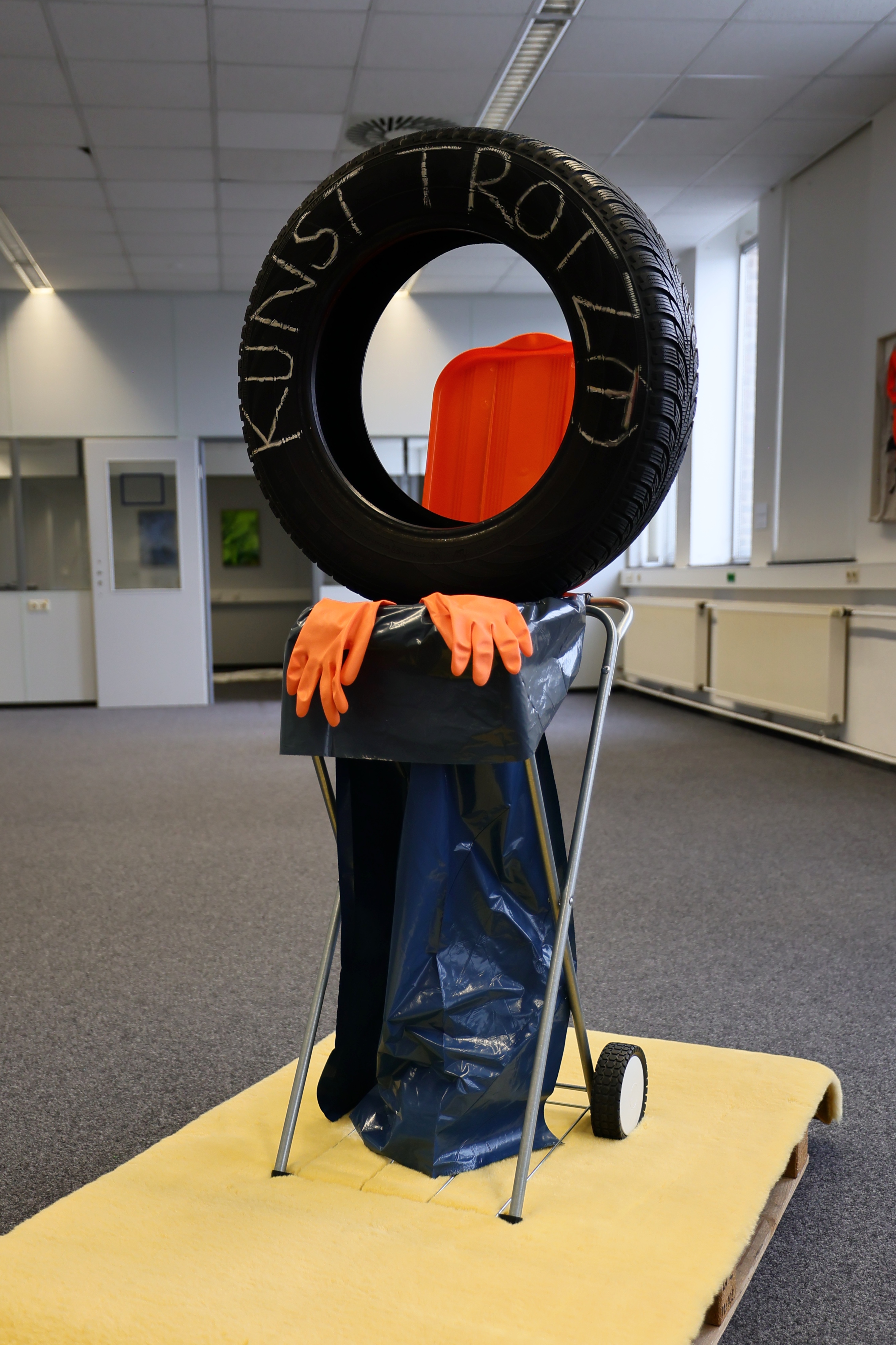 Ausstellung „KÜNSTLERINNEN! JETZT!“ in Düsseldorf-Heerdt. / Foto: Klaus von Jackelmann