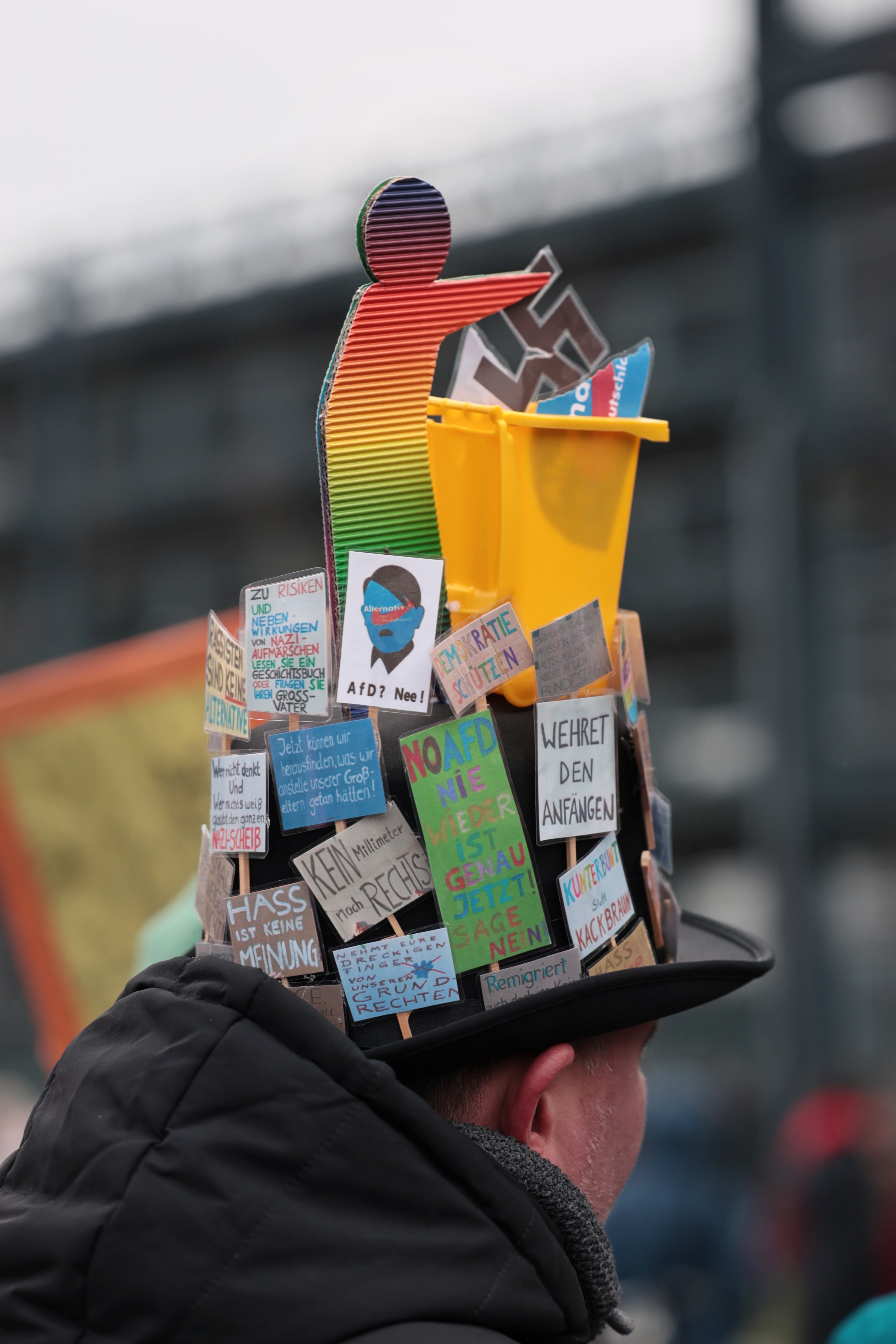 Protest mit Kreativität: Botschaften auf engem Raum. / Foto: Klaus von Jackelmann Protest mit Kreativität: Botschaften auf engem Raum. / Foto: Klaus von Jackelmann