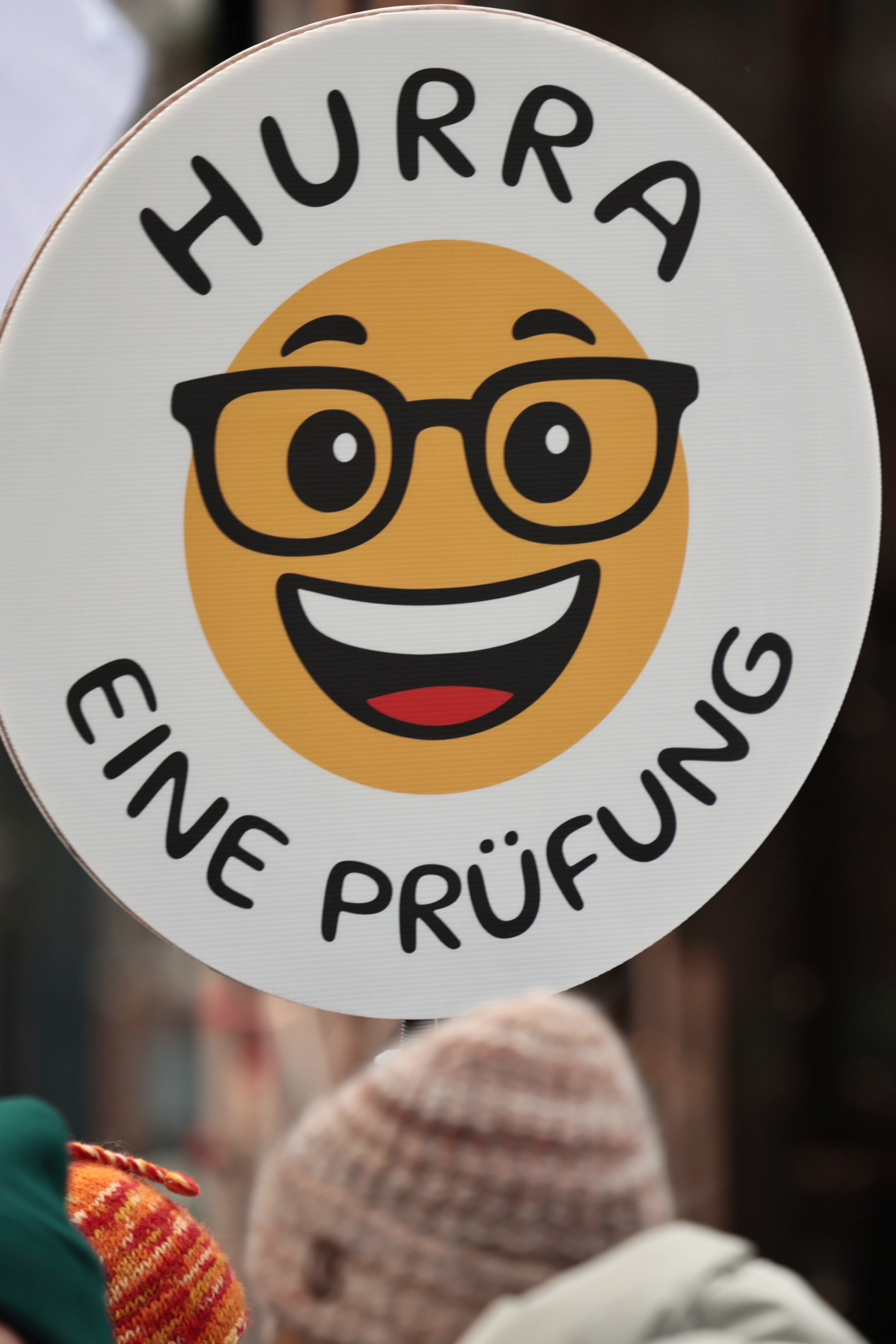 PRÜF Demo, "Hurra, eine Prüfung" / Foto: Klaus von Jackelmann PRÜF Demo, "Hurra, eine Prüfung" / Foto: Klaus von Jackelmann