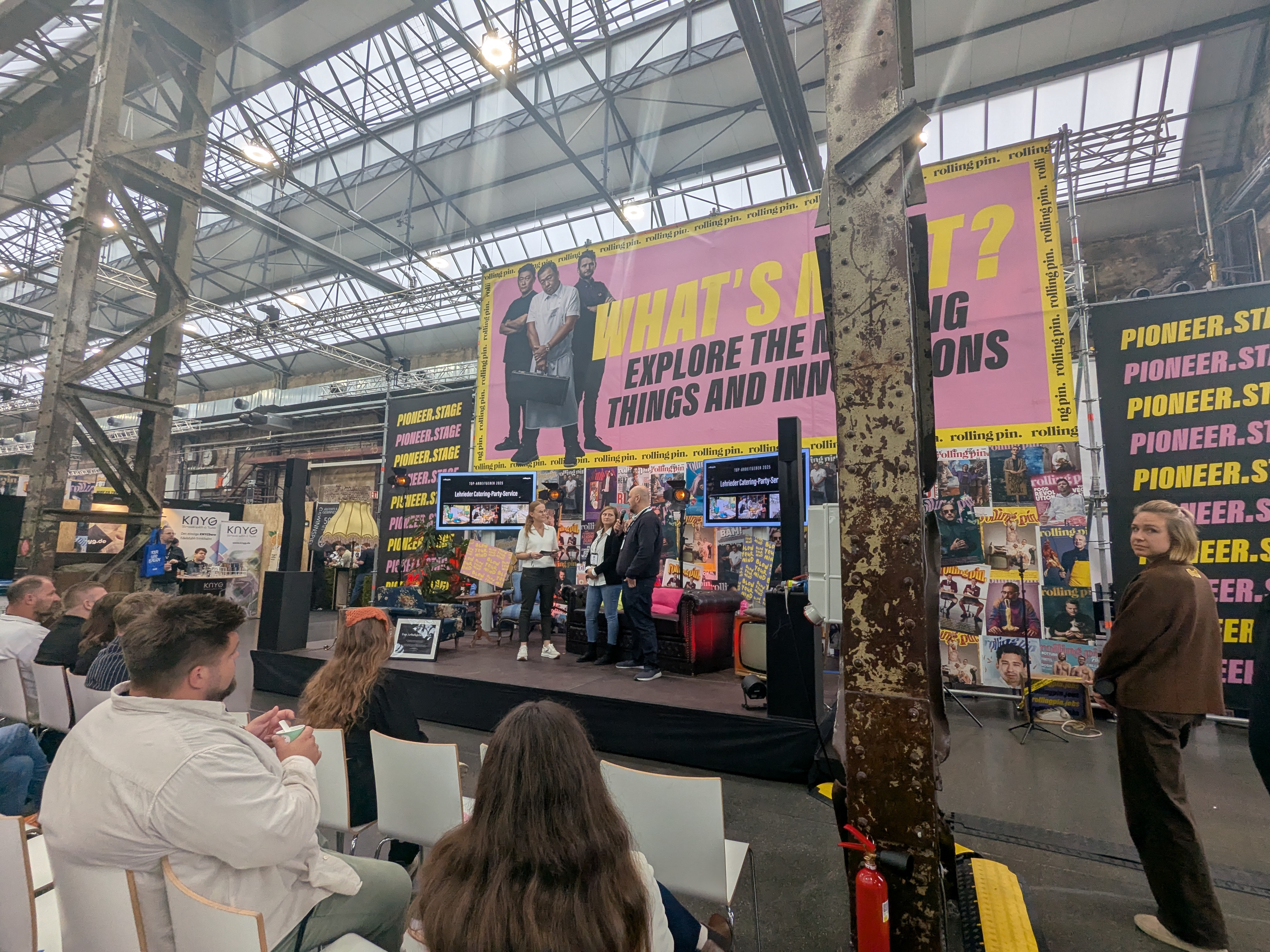„What’s next?“ – Auf der Pioneer.Stage präsentierten Start-ups und Querdenker ihre Food-Innovationen. / Foto: NDOZ