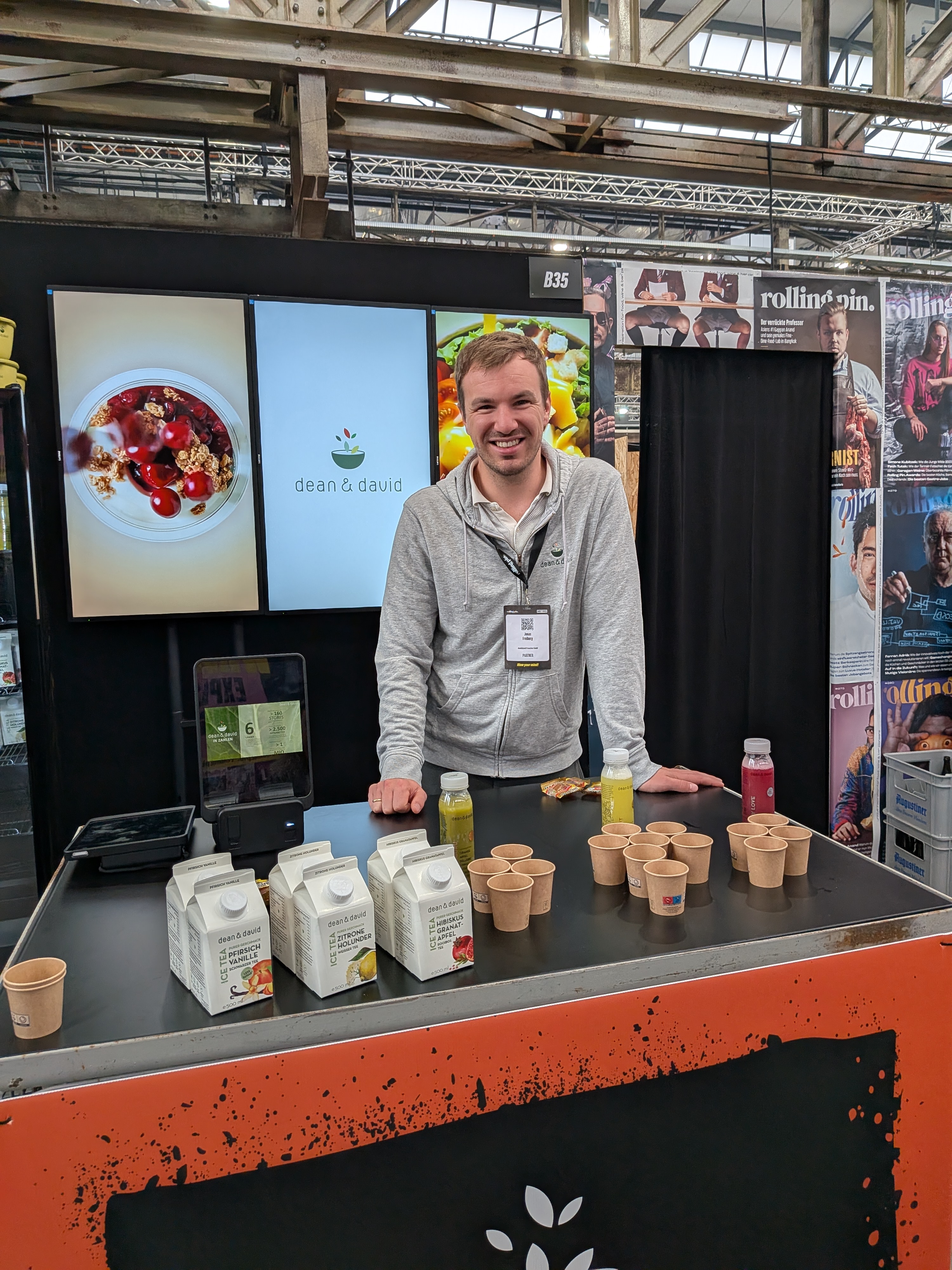 Dean & David – Nachhaltig, frisch, unkompliziert: Smoothies und Shots vom bekannten Healthy-Food-Label. / Foto: NDOZ