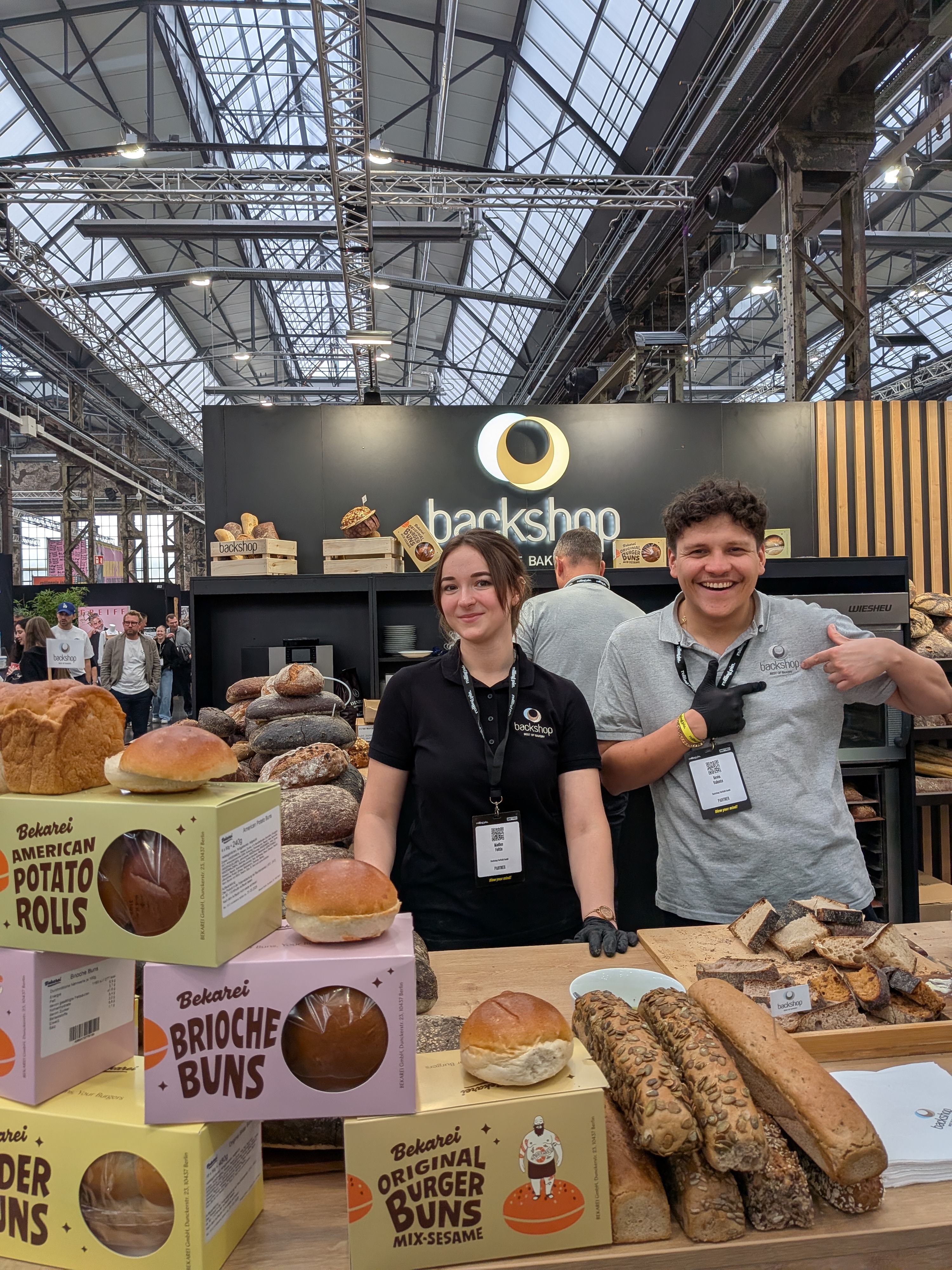 Backshop – Frische Brote und Burger Buns – von American Potato Rolls bis Brioche, vorgestellt mit viel Enthusiasmus. / Foto: NDOZ